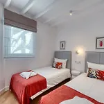 1081 Luxurious Beachfront Penthouse With Private Jacuzzi