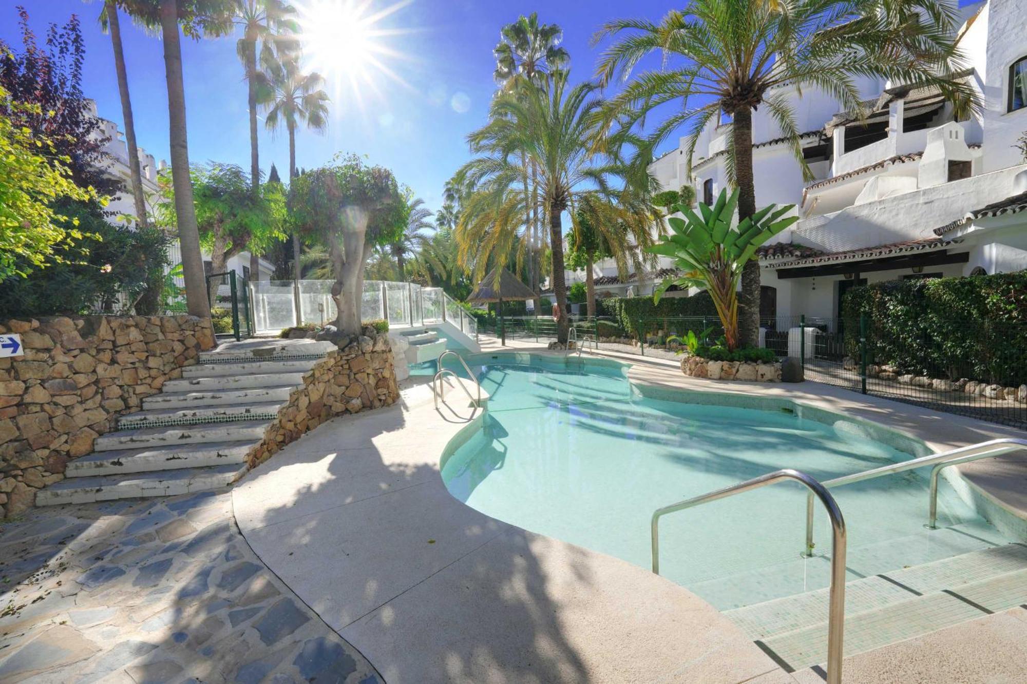 1081 Luxurious Beachfront Penthouse With Private Jacuzzi Apartemen *