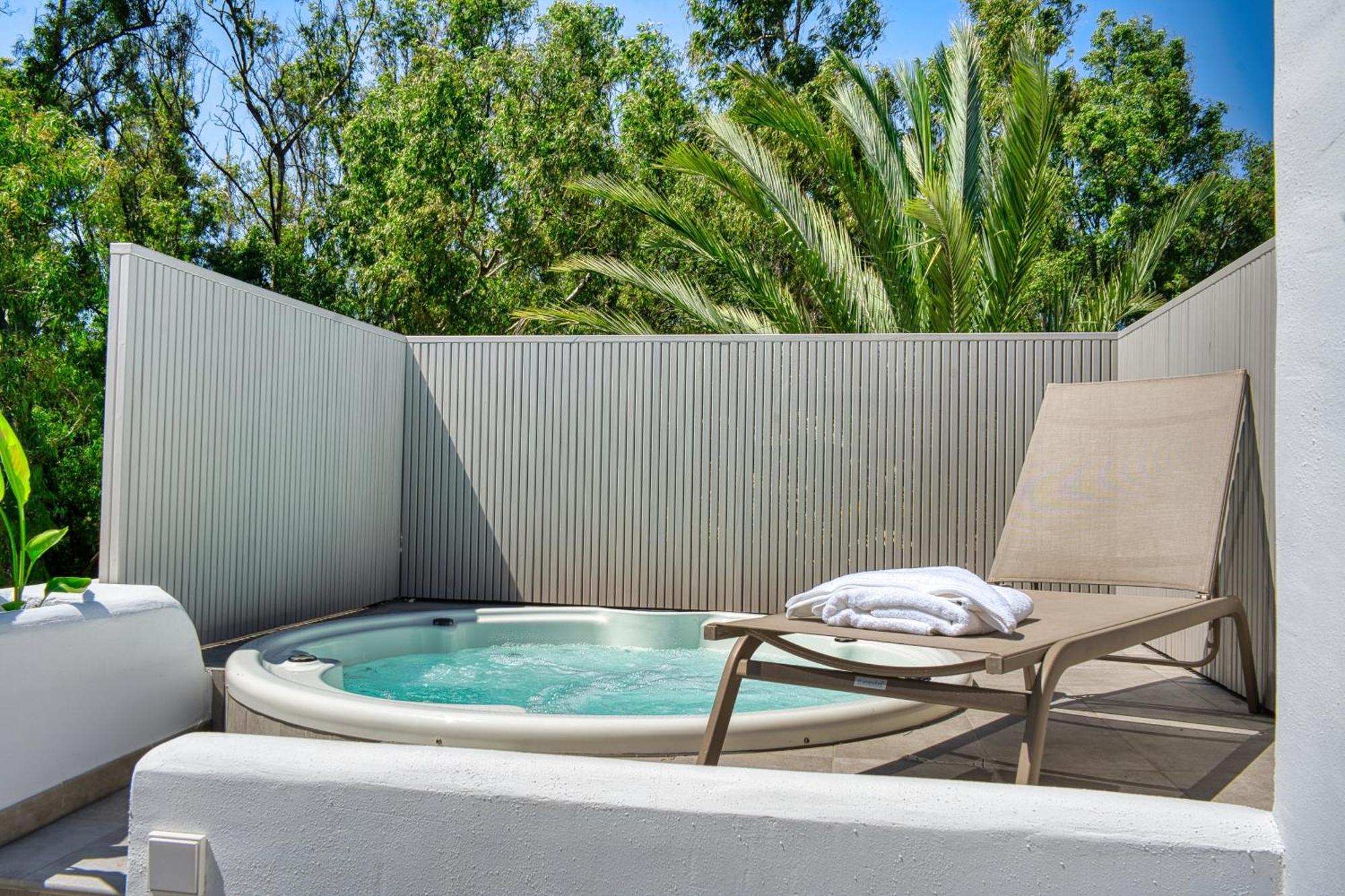 1081 Luxurious Beachfront Penthouse With Private Jacuzzi * Marbella
