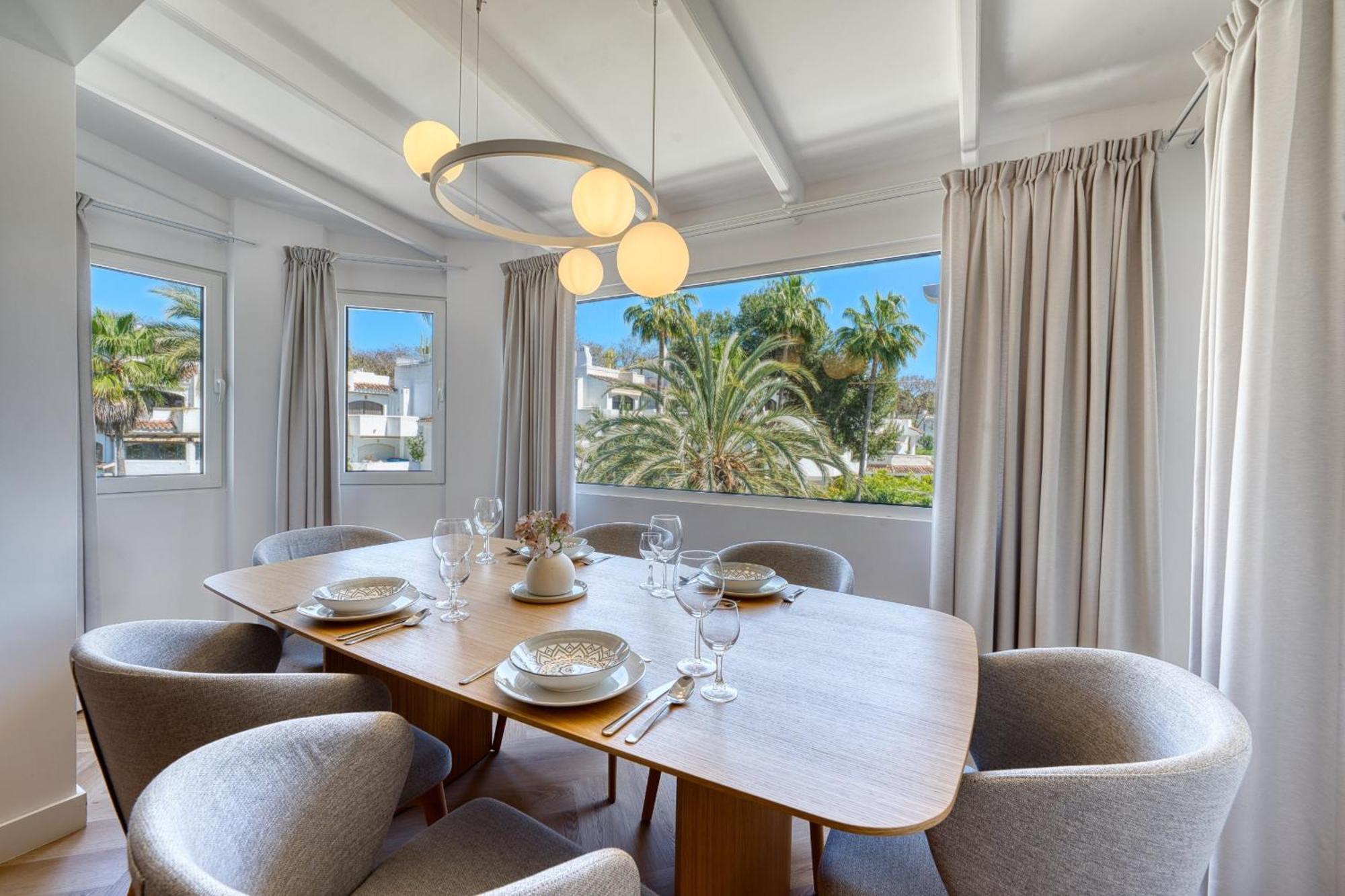 1081 Luxurious Beachfront Penthouse With Private Jacuzzi Apartemen *